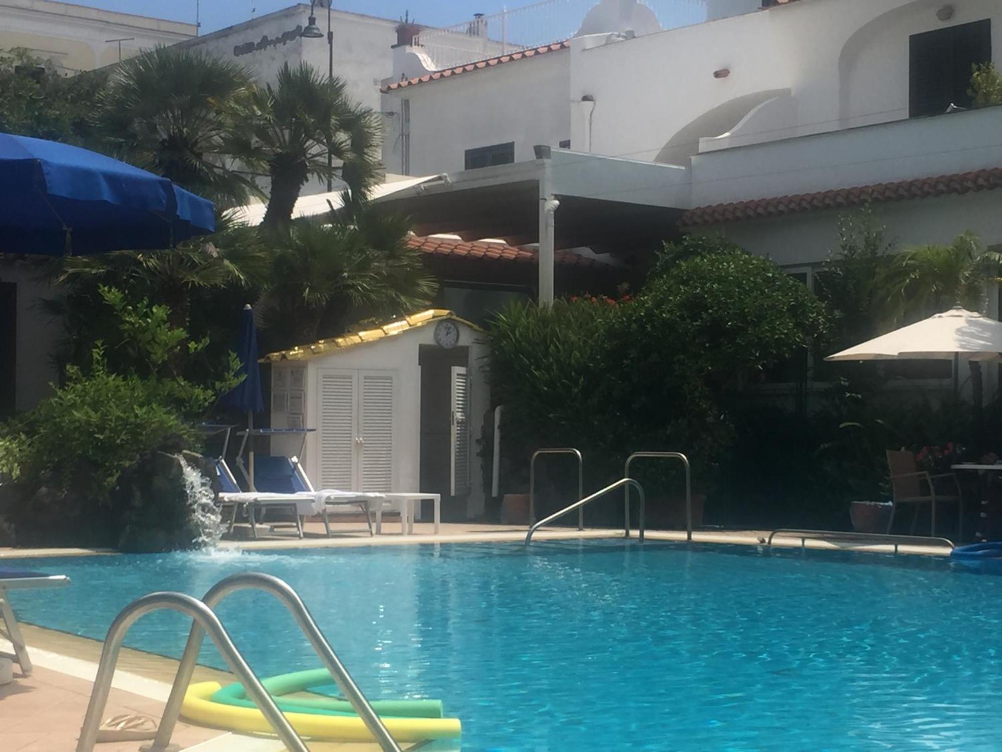 איסקיה Hotel Floridiana Terme מראה חיצוני תמונה